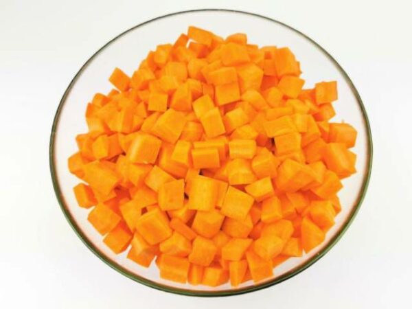 Möhren geschnitten    2 kg WÜRFEL (5 x5mm)  Deutschland